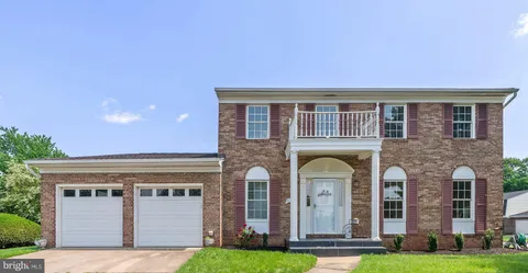 514 Cardinal Glen Circle, Sterling, VA MLS: VALO2095674