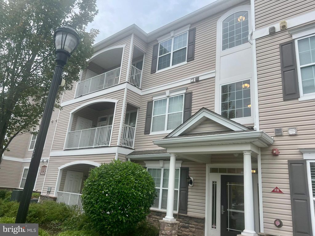 Photo of 435 Timberlake Dr, EWING, NJ 08628 (MLS # NJME2065938)