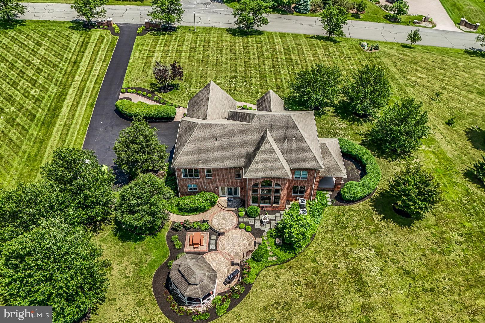 THE MANOR - Residential