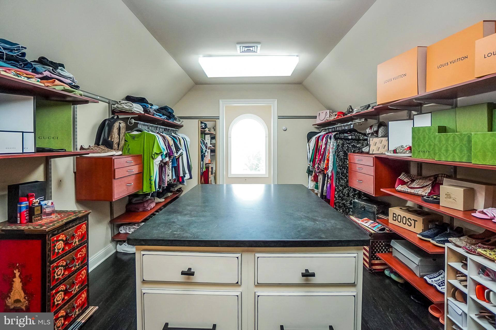 THE MANOR - Residential