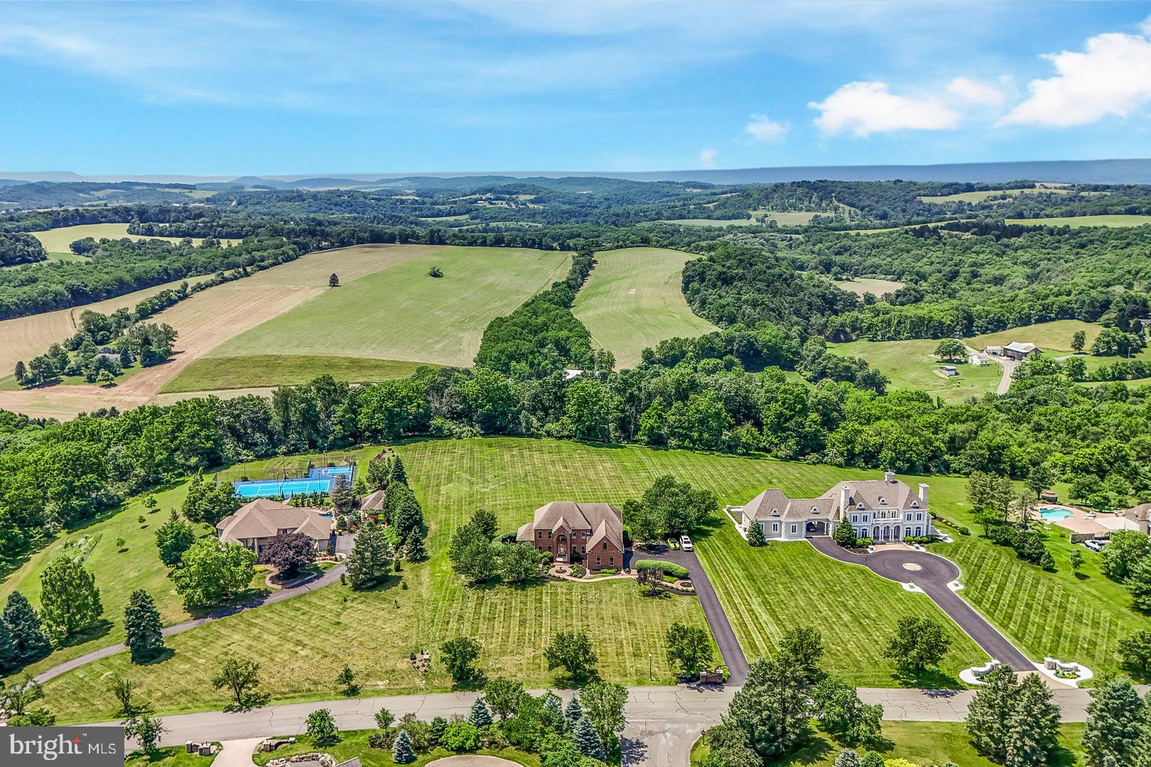 THE MANOR - Residential