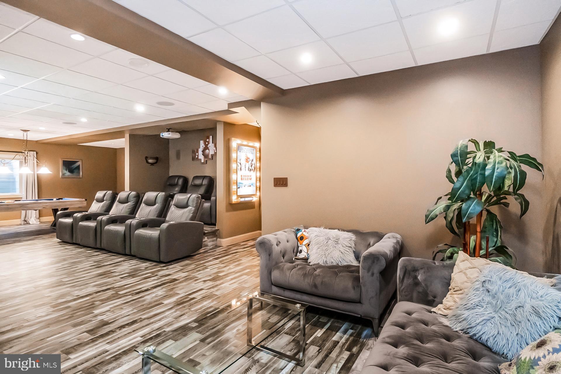 THE MANOR - Residential