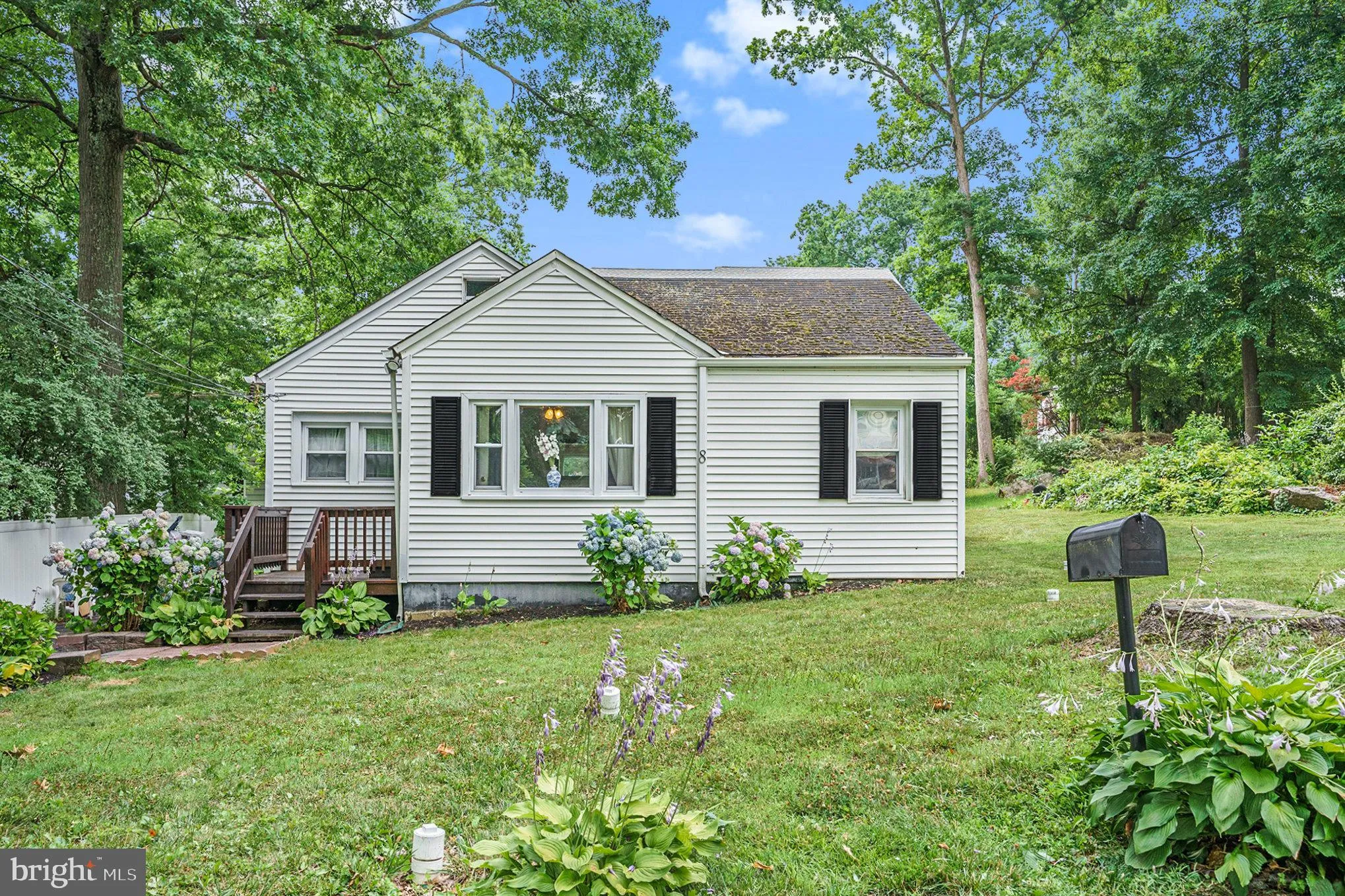 Newtown Square, Pennsylvania 19073, United States, 3 Bedrooms Bedrooms, ,1 BathroomBathrooms,Residential,Pending,52478