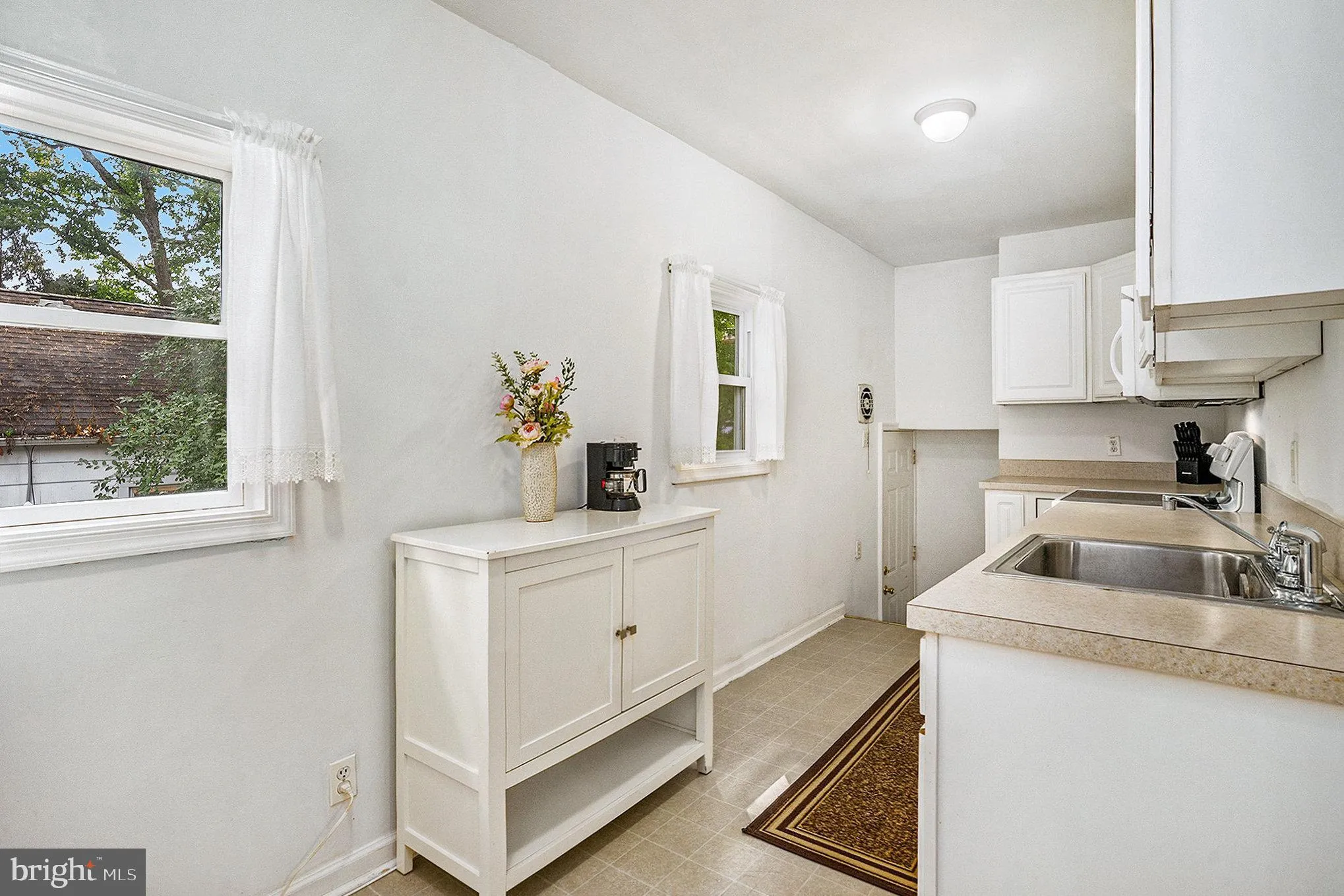 Newtown Square, Pennsylvania 19073, United States, 3 Bedrooms Bedrooms, ,1 BathroomBathrooms,Residential,Pending,52478