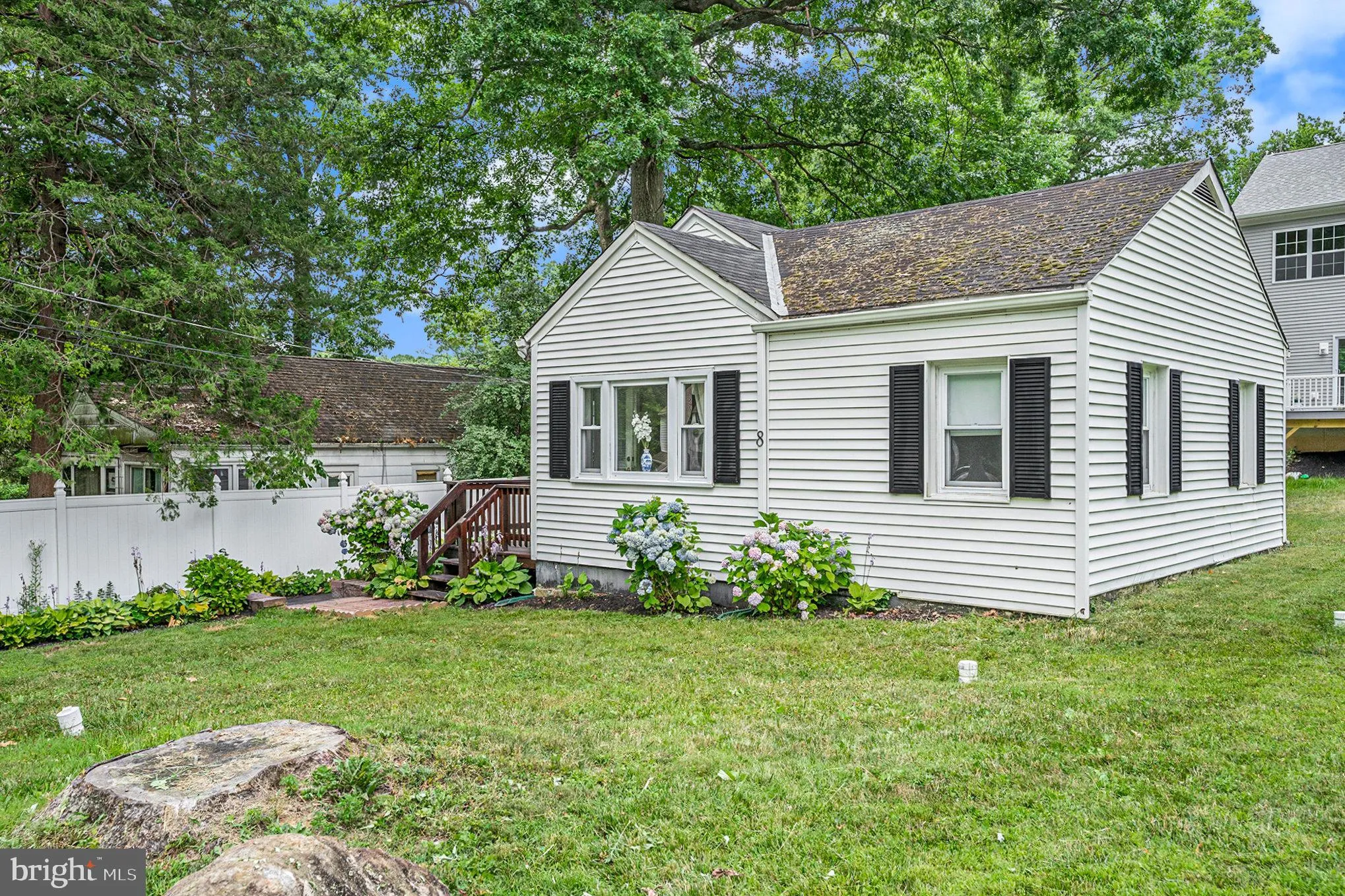 Newtown Square, Pennsylvania 19073, United States, 3 Bedrooms Bedrooms, ,1 BathroomBathrooms,Residential,Pending,52478