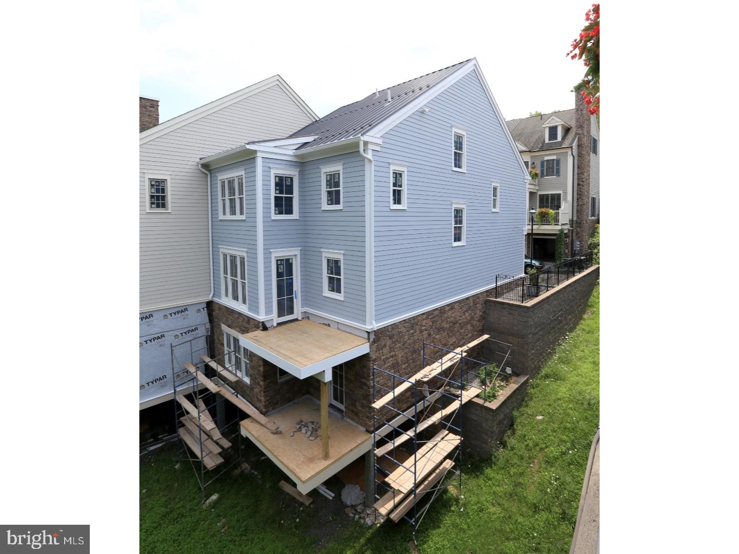 CANAL STREET - Residential