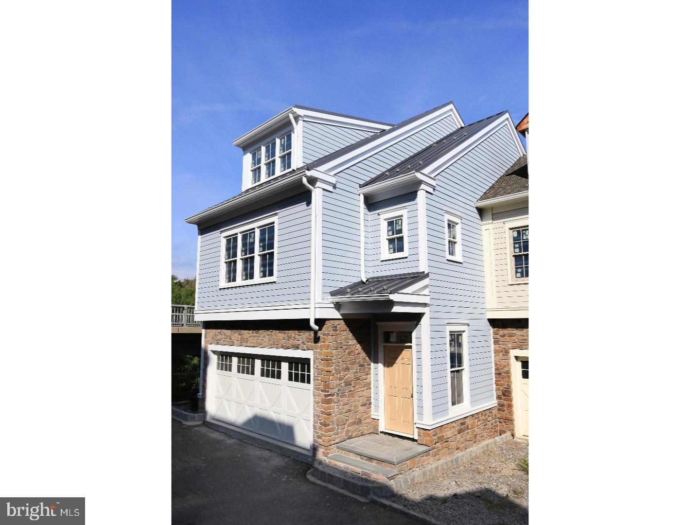 CANAL STREET - Residential