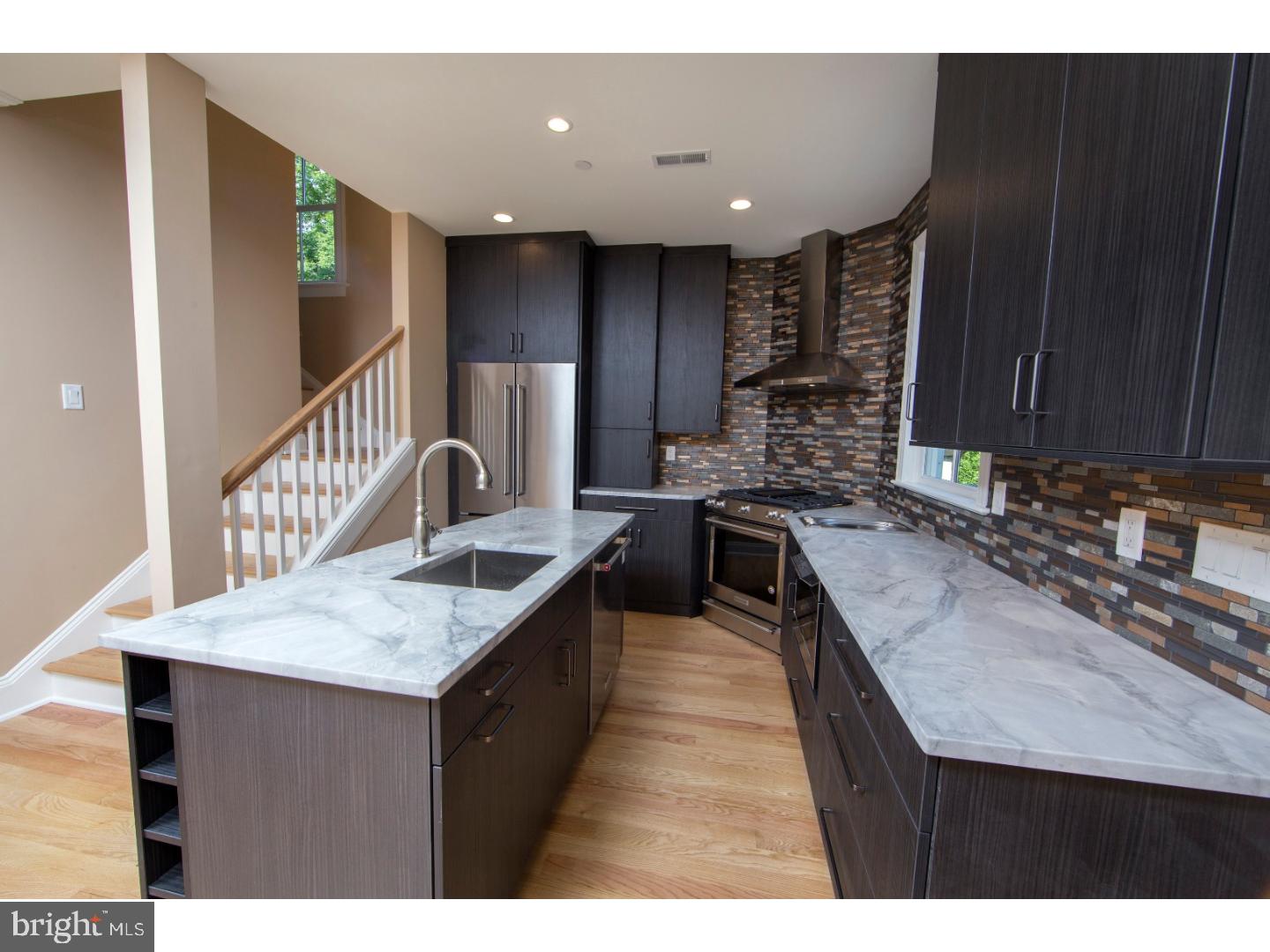 CANAL STREET - Residential