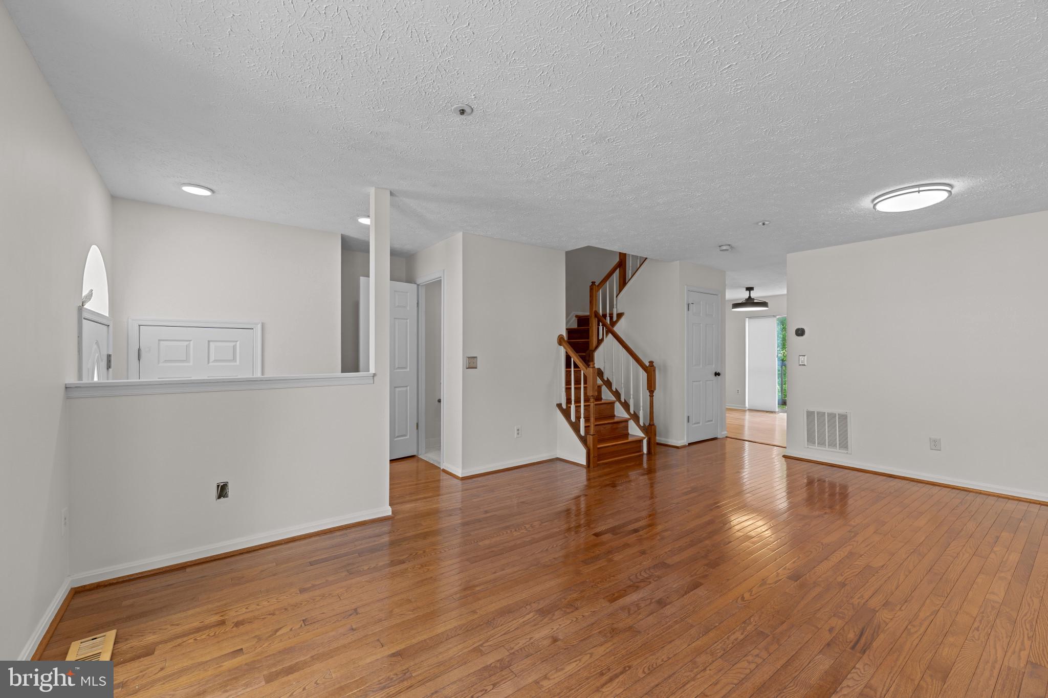 OAK LEAF VILLAS - Residential