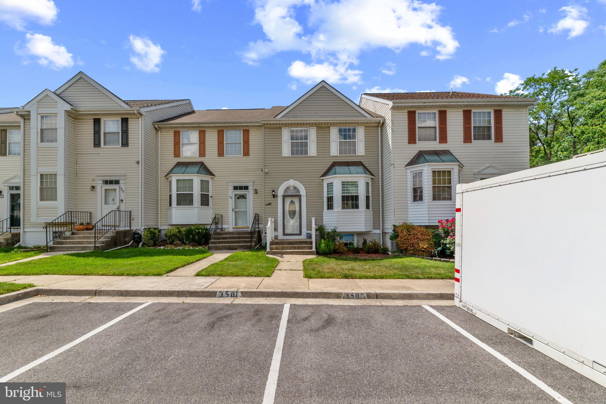 OAK LEAF VILLAS - Residential