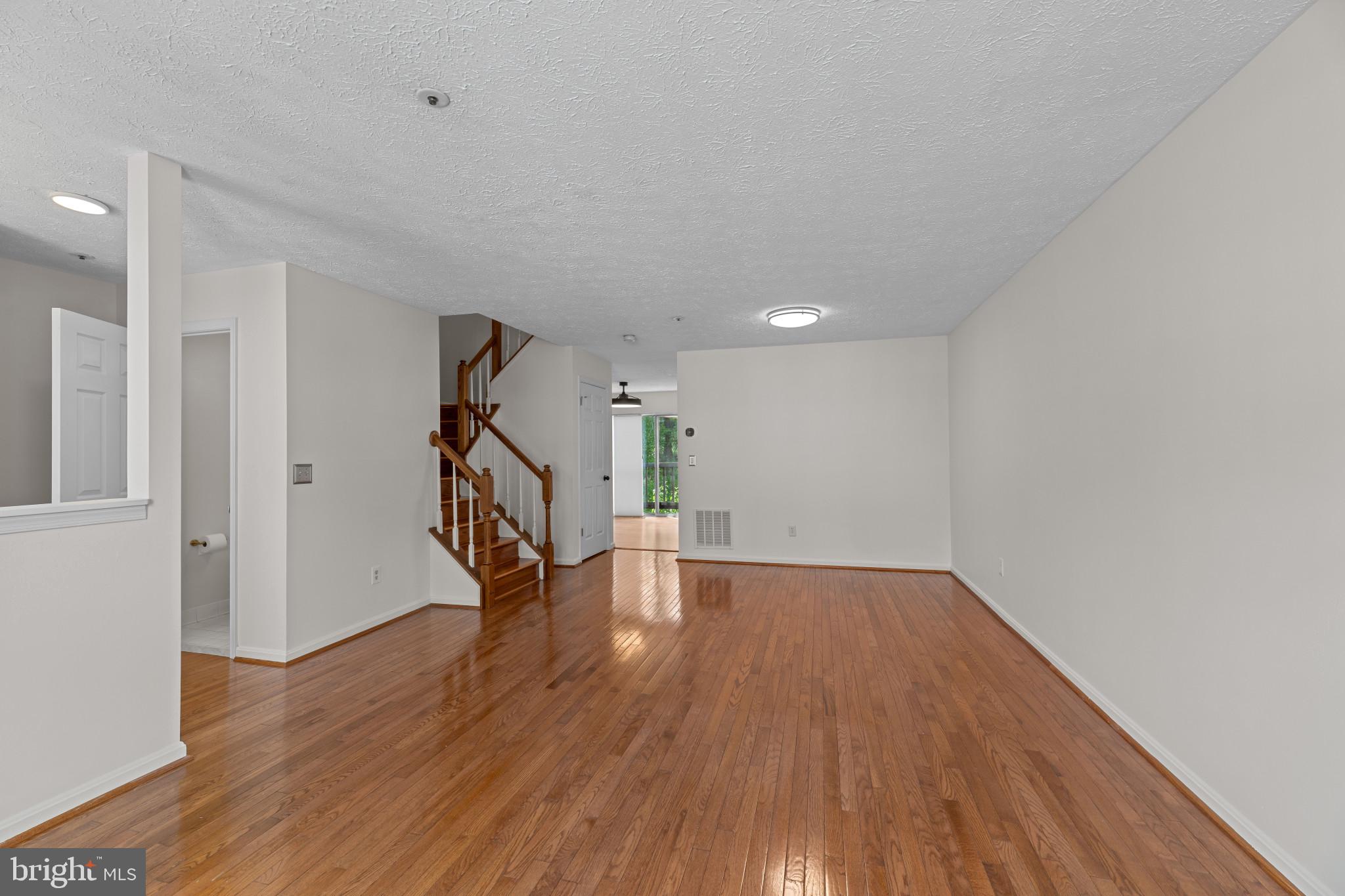 OAK LEAF VILLAS - Residential