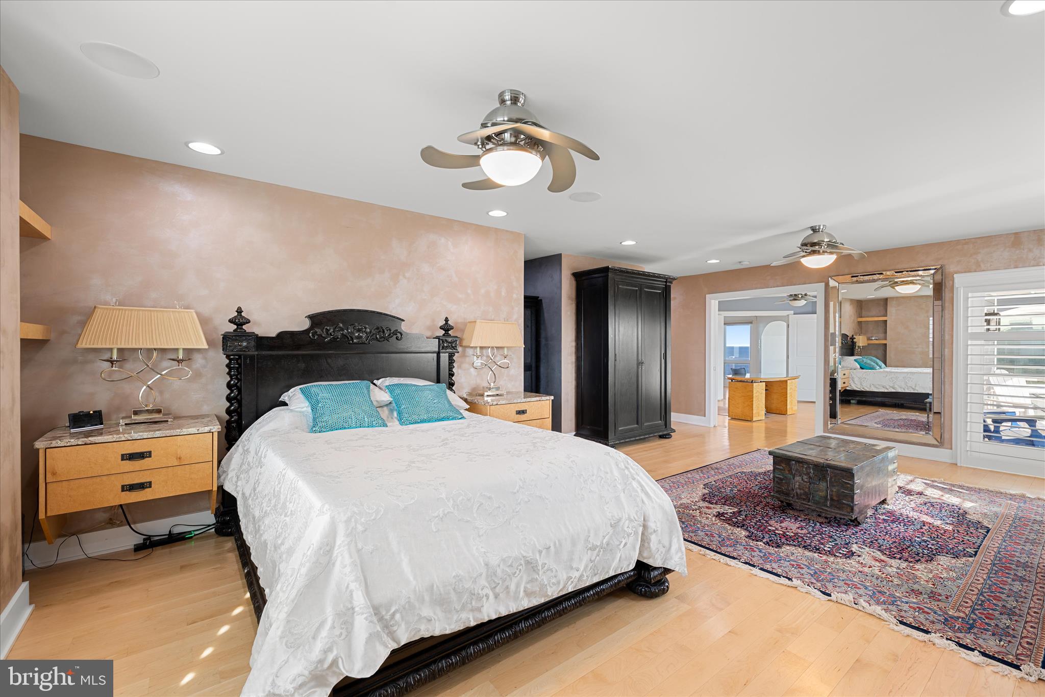 CURVES - Residential