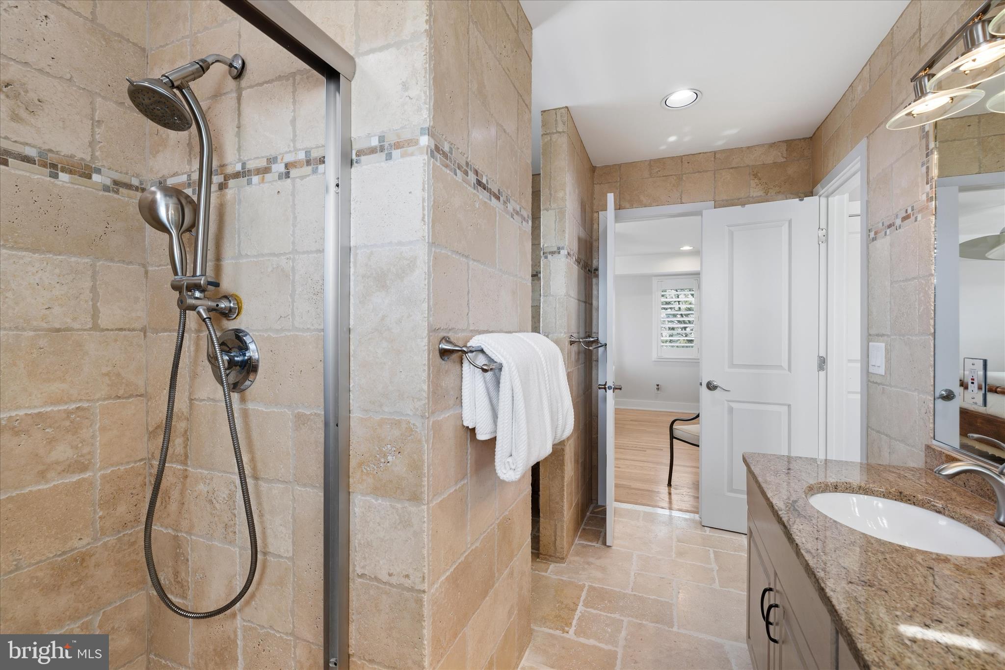 CURVES - Residential