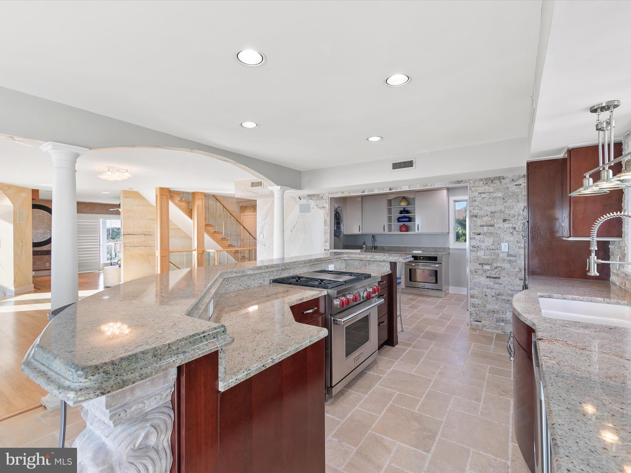 CURVES - Residential