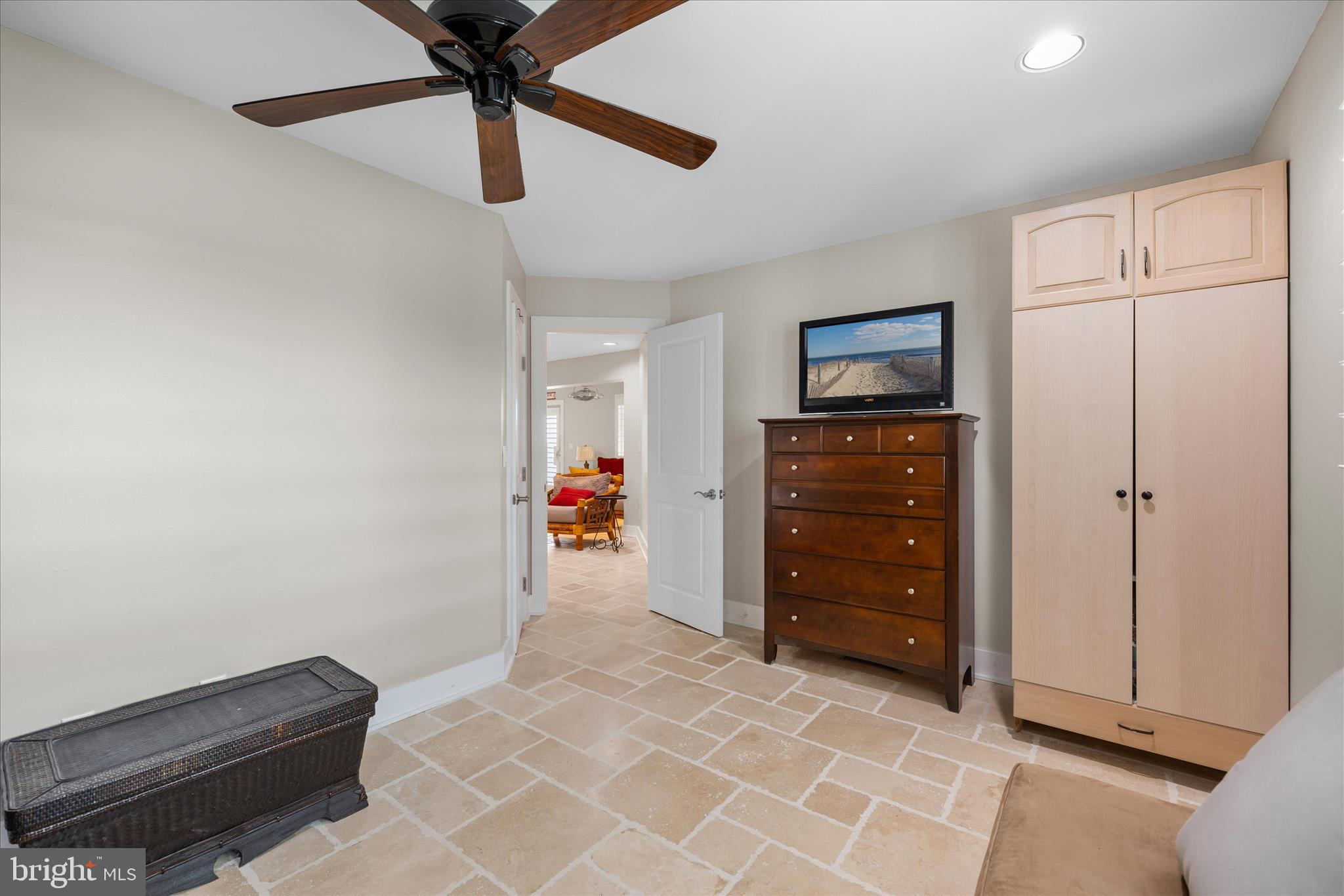 CURVES - Residential