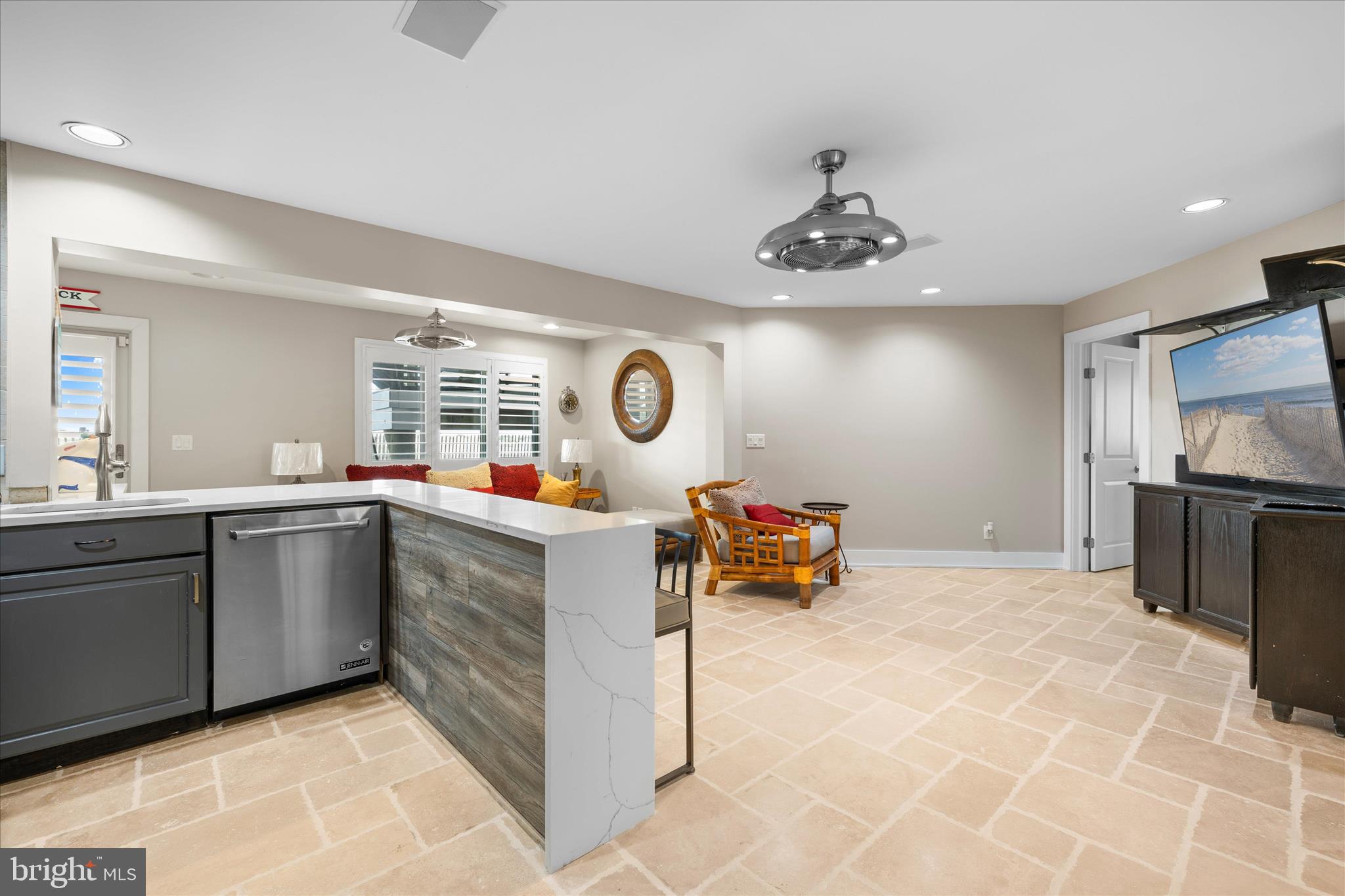 CURVES - Residential