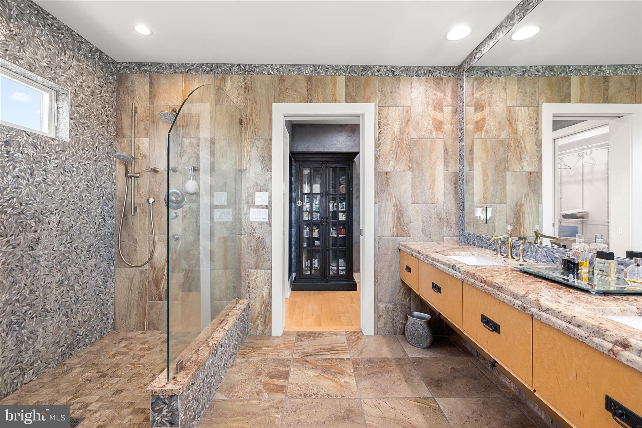 CURVES - Residential