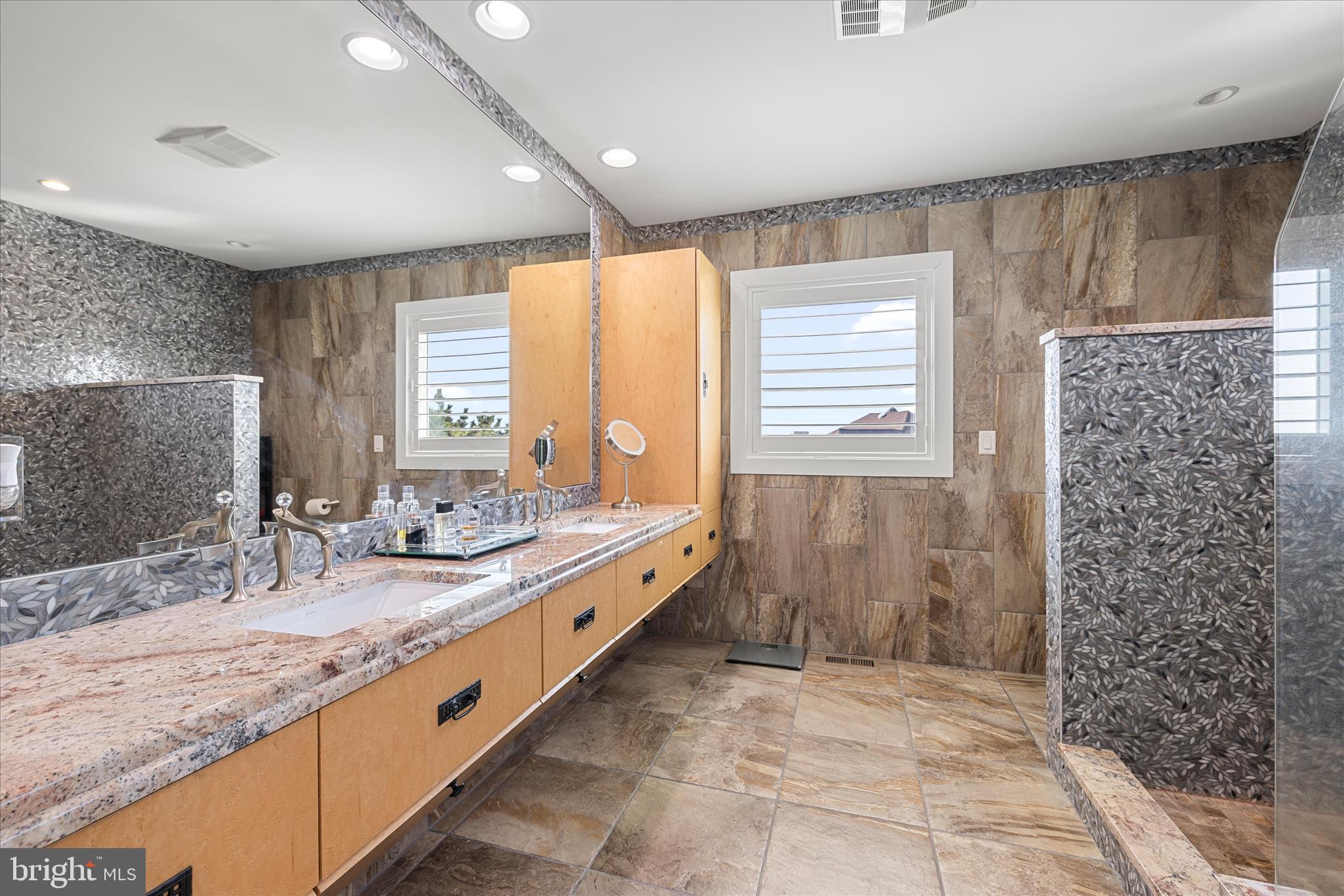 CURVES - Residential