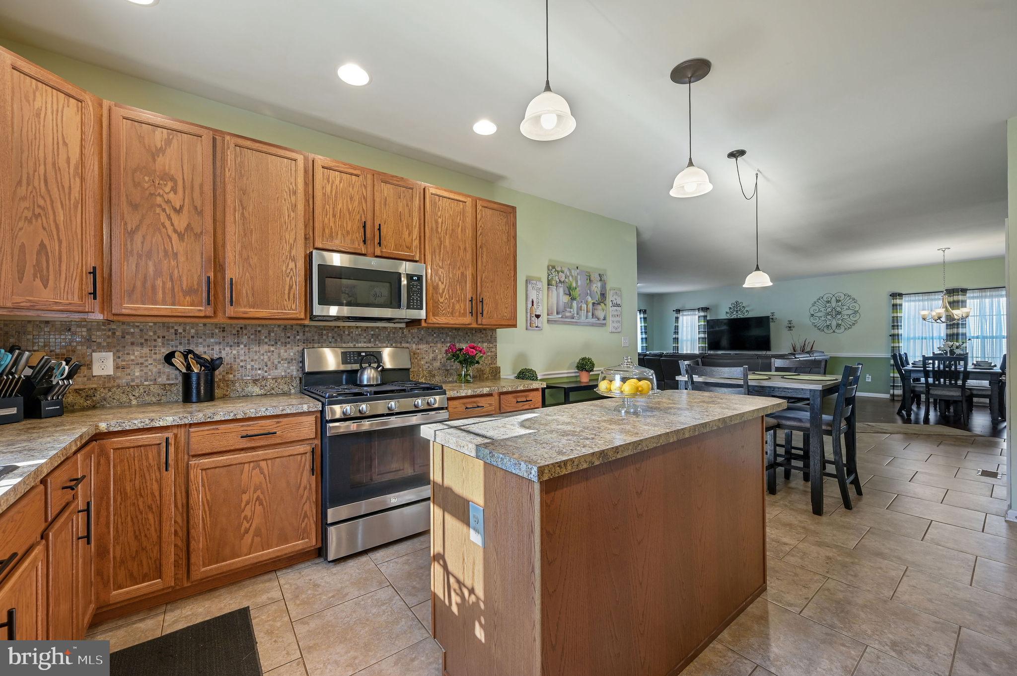 SUMMERCREST - Residential