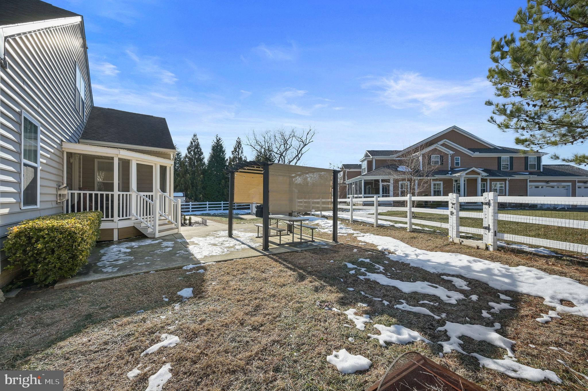 SUMMERCREST - Residential