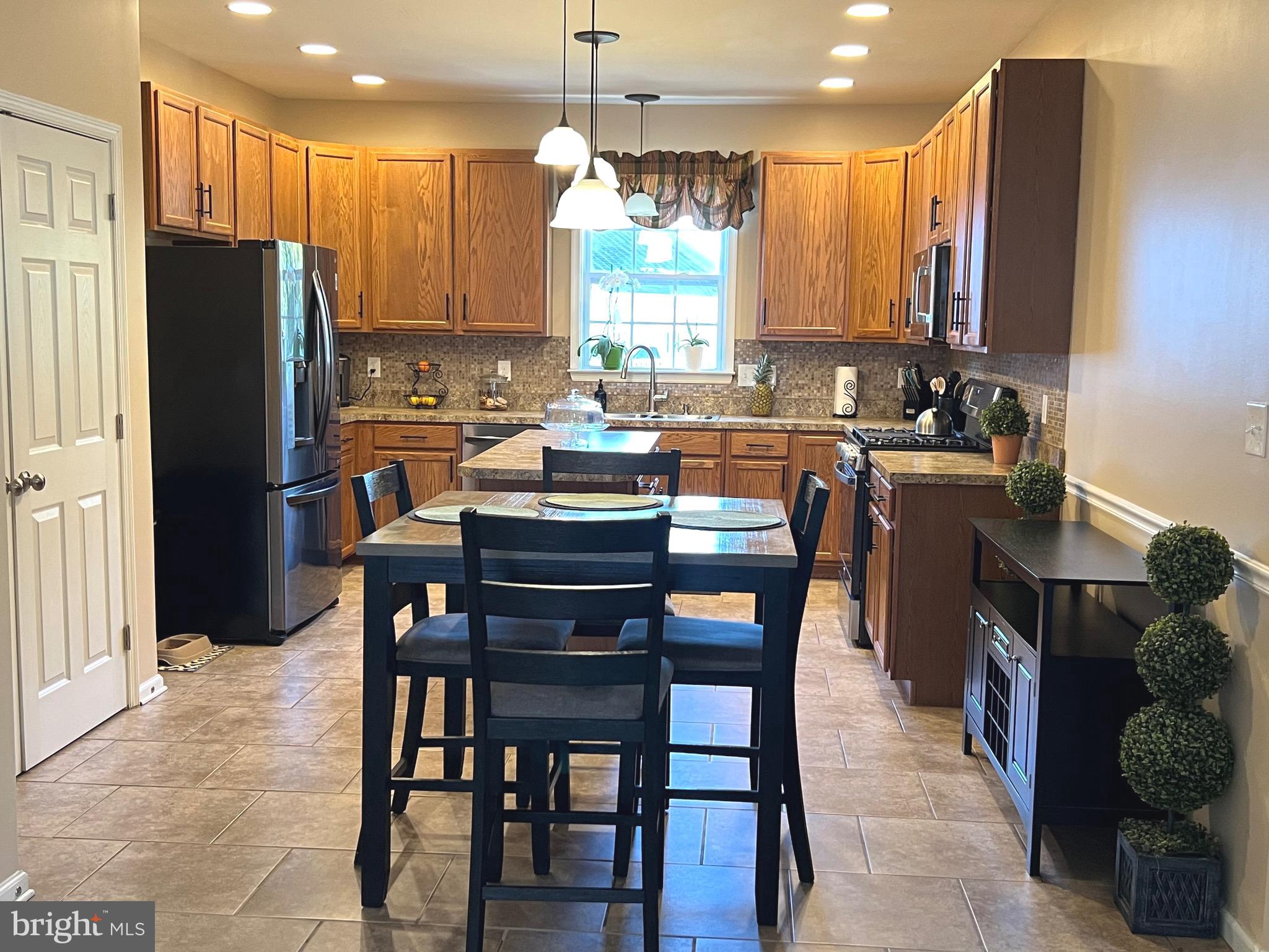 SUMMERCREST - Residential