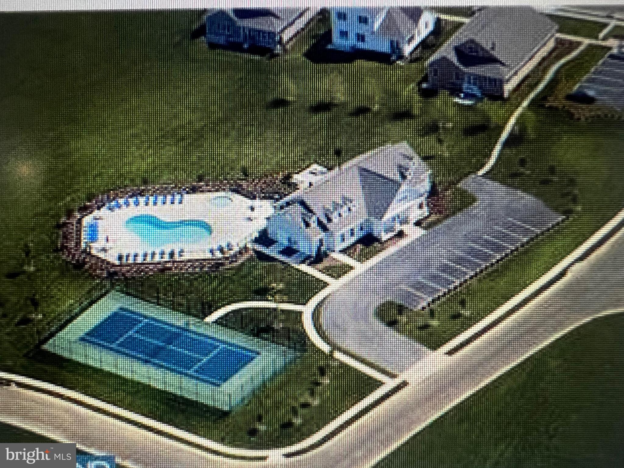 SUMMERCREST - Residential