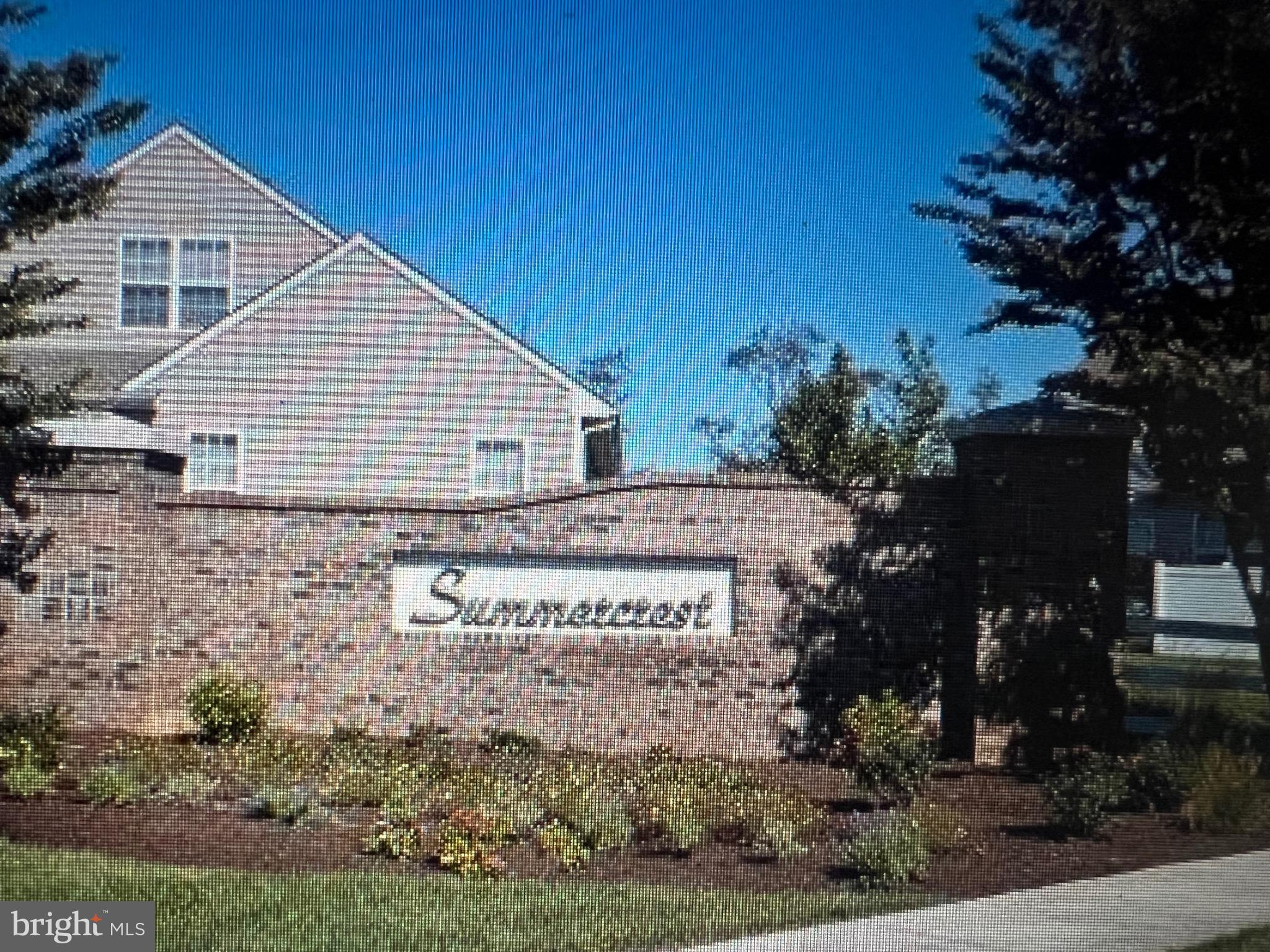 SUMMERCREST - Residential