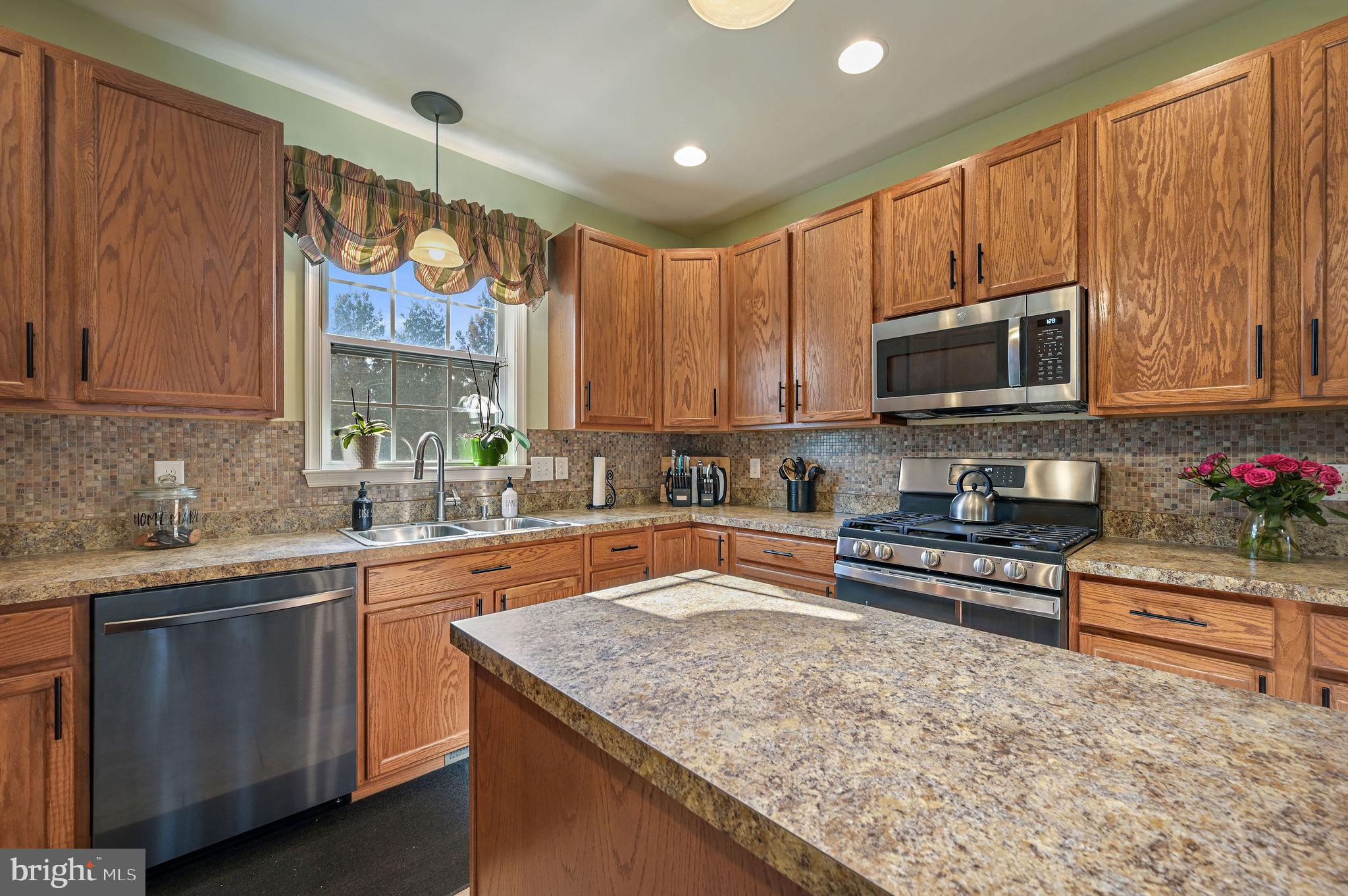 SUMMERCREST - Residential