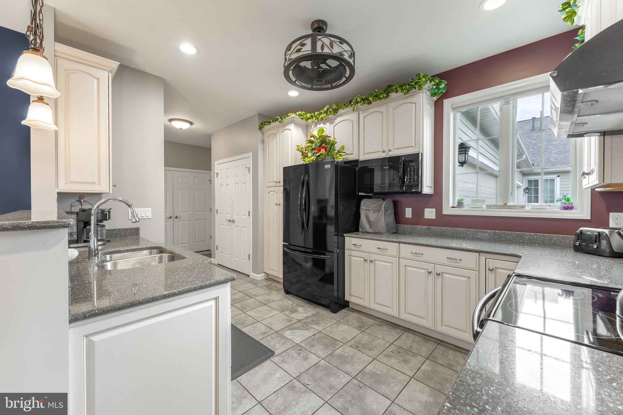 PARADISE HILLS - Residential