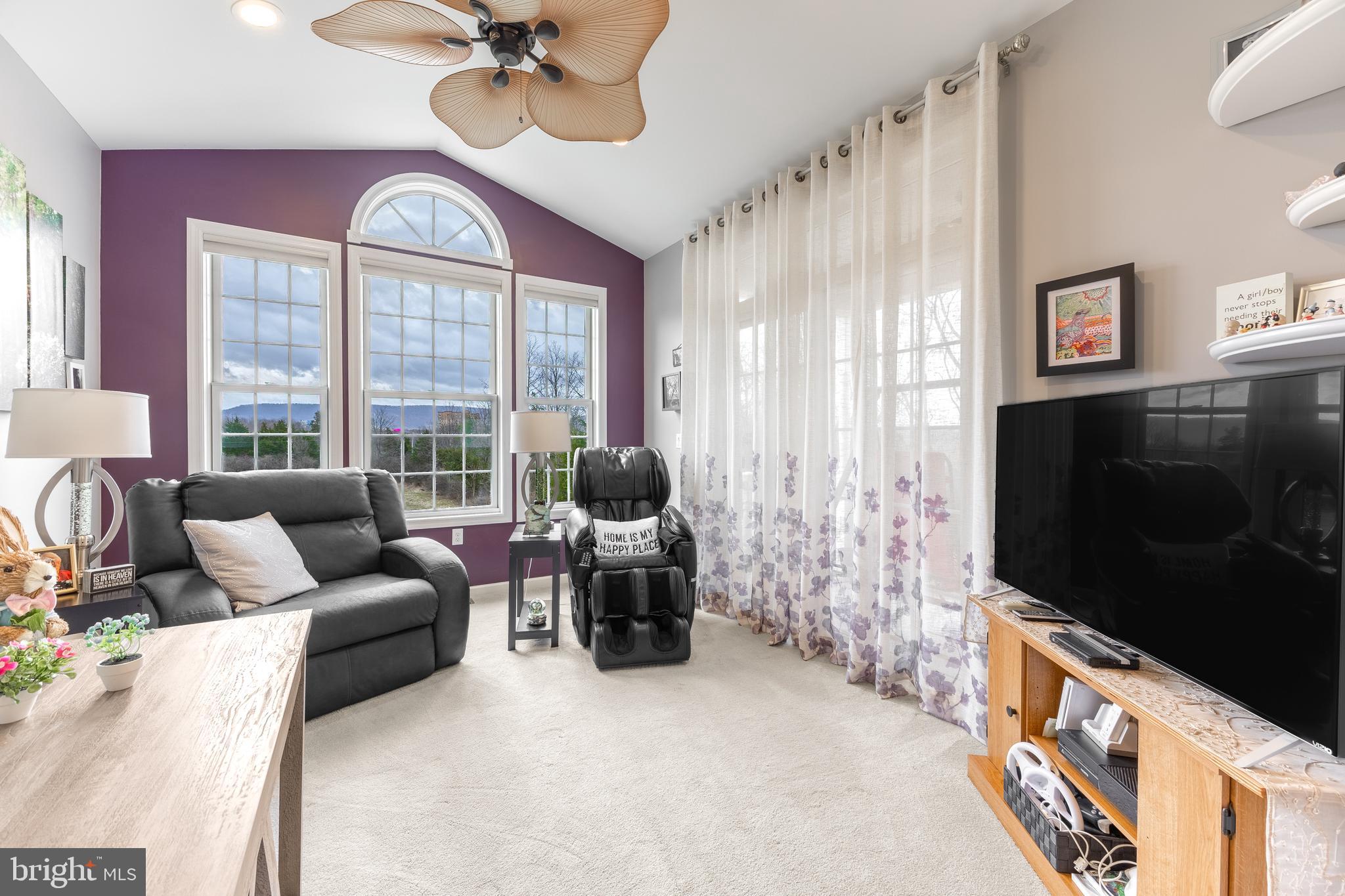 PARADISE HILLS - Residential