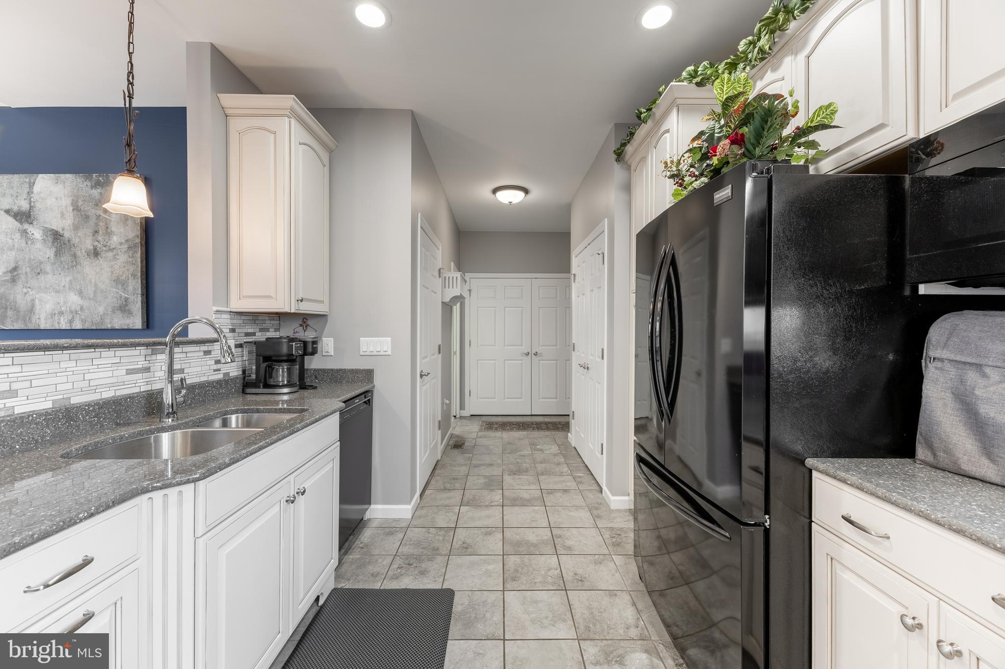 PARADISE HILLS - Residential