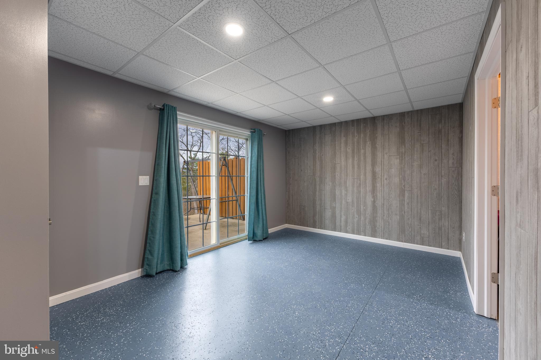 PARADISE HILLS - Residential