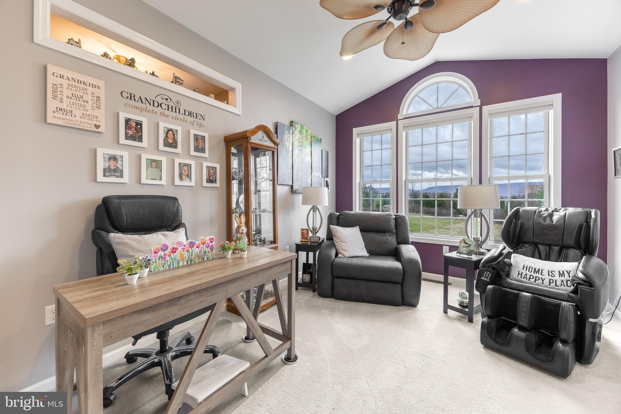 PARADISE HILLS - Residential