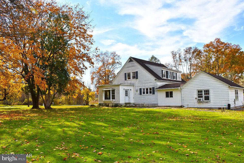 121 COUNTRY CLUB LANE