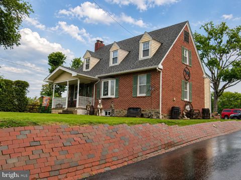 Homes For Sale - 1819 Larkin Road<br/> UPPER CHICHESTER, PA 19061