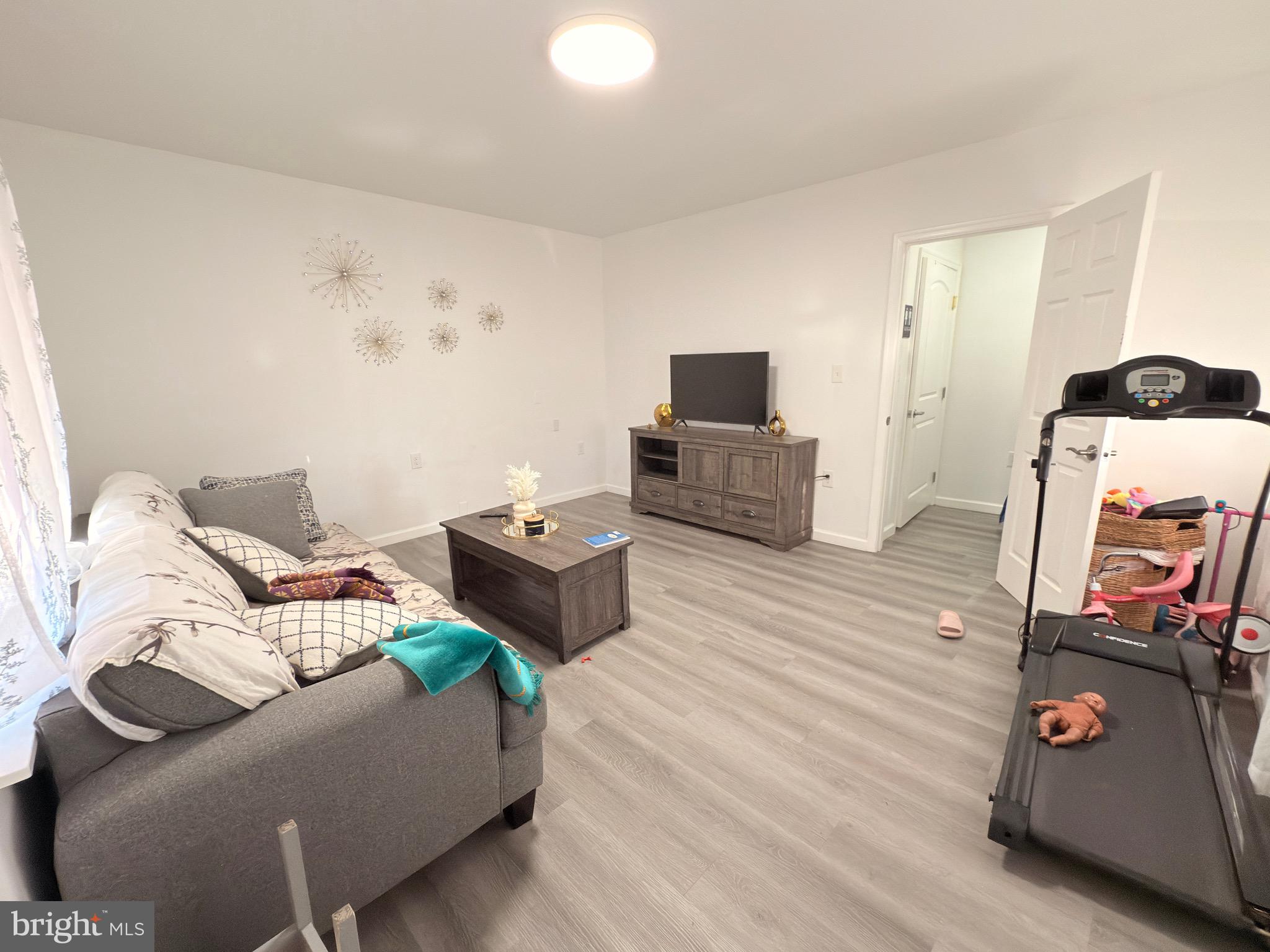 LOWER MOYAMENSING - Residential Income