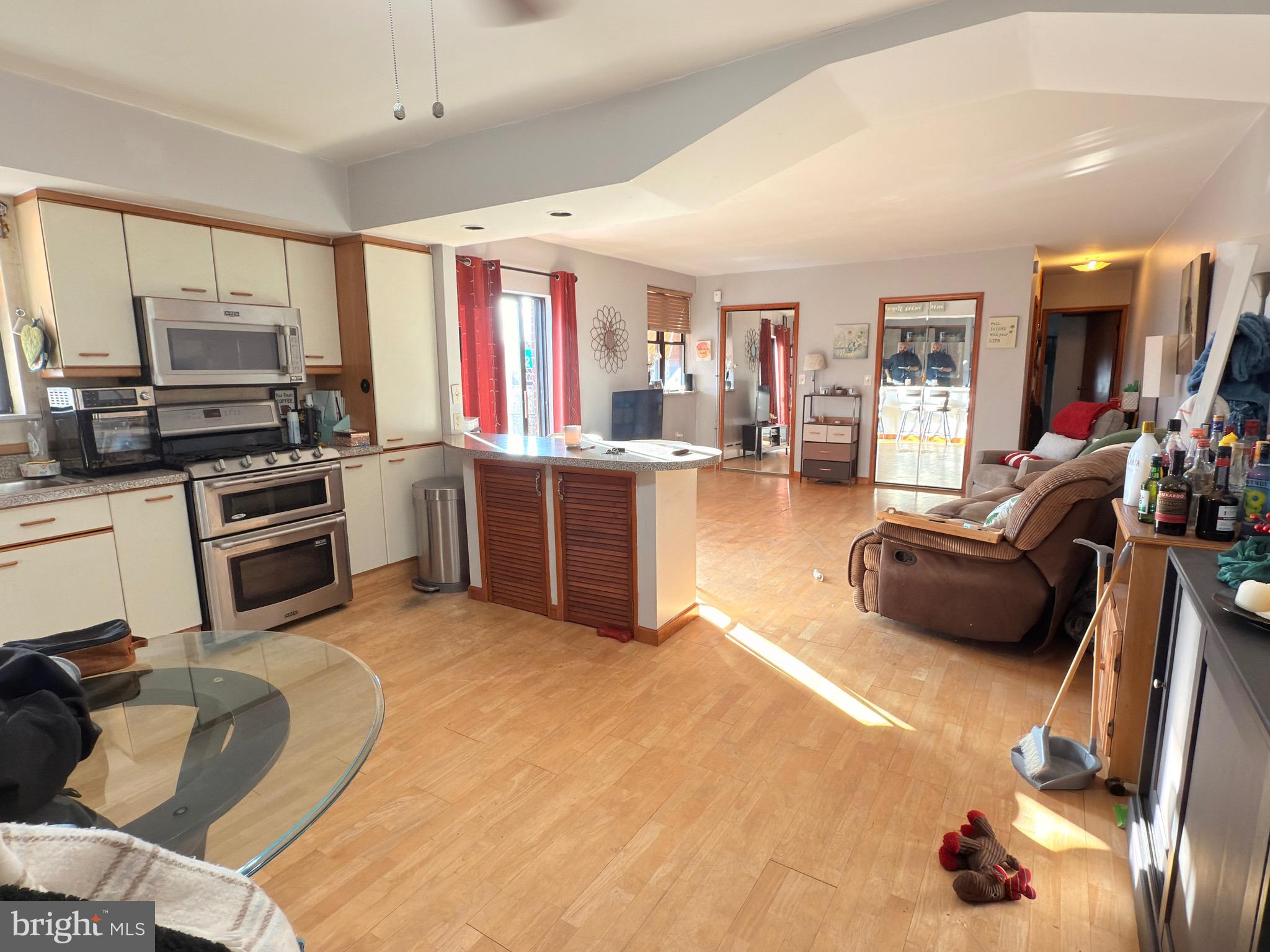 LOWER MOYAMENSING - Residential Income