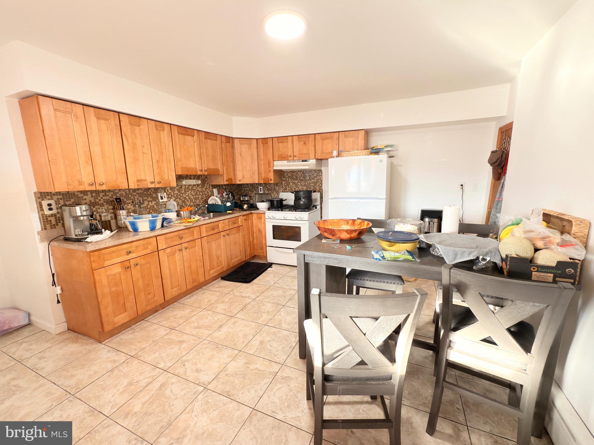 LOWER MOYAMENSING - Residential Income