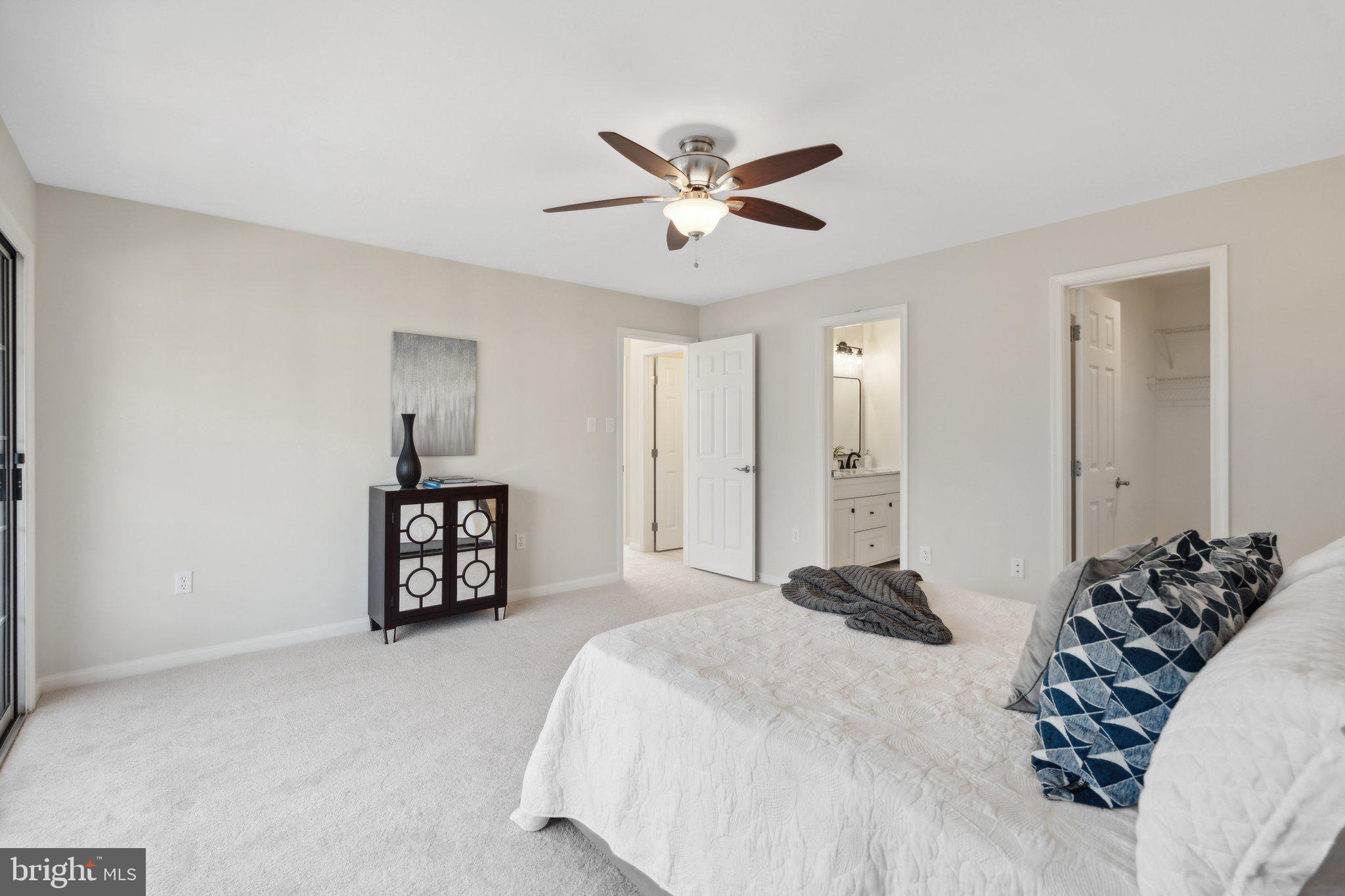 LIFESTYLE AT SULLY STATION - Residential