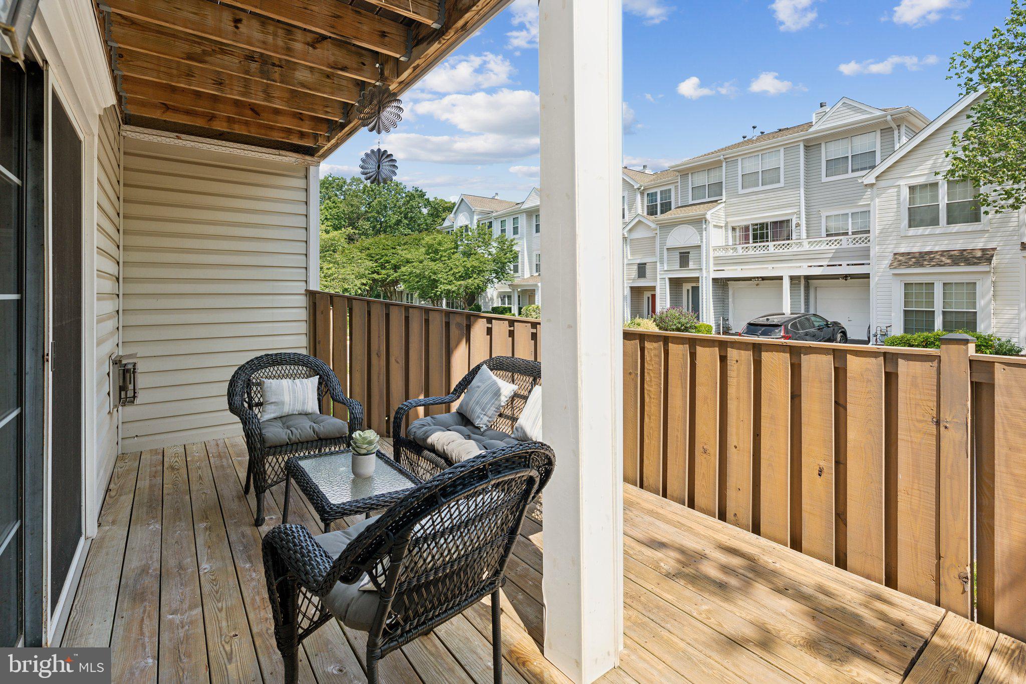 LIFESTYLE AT SULLY STATION - Residential