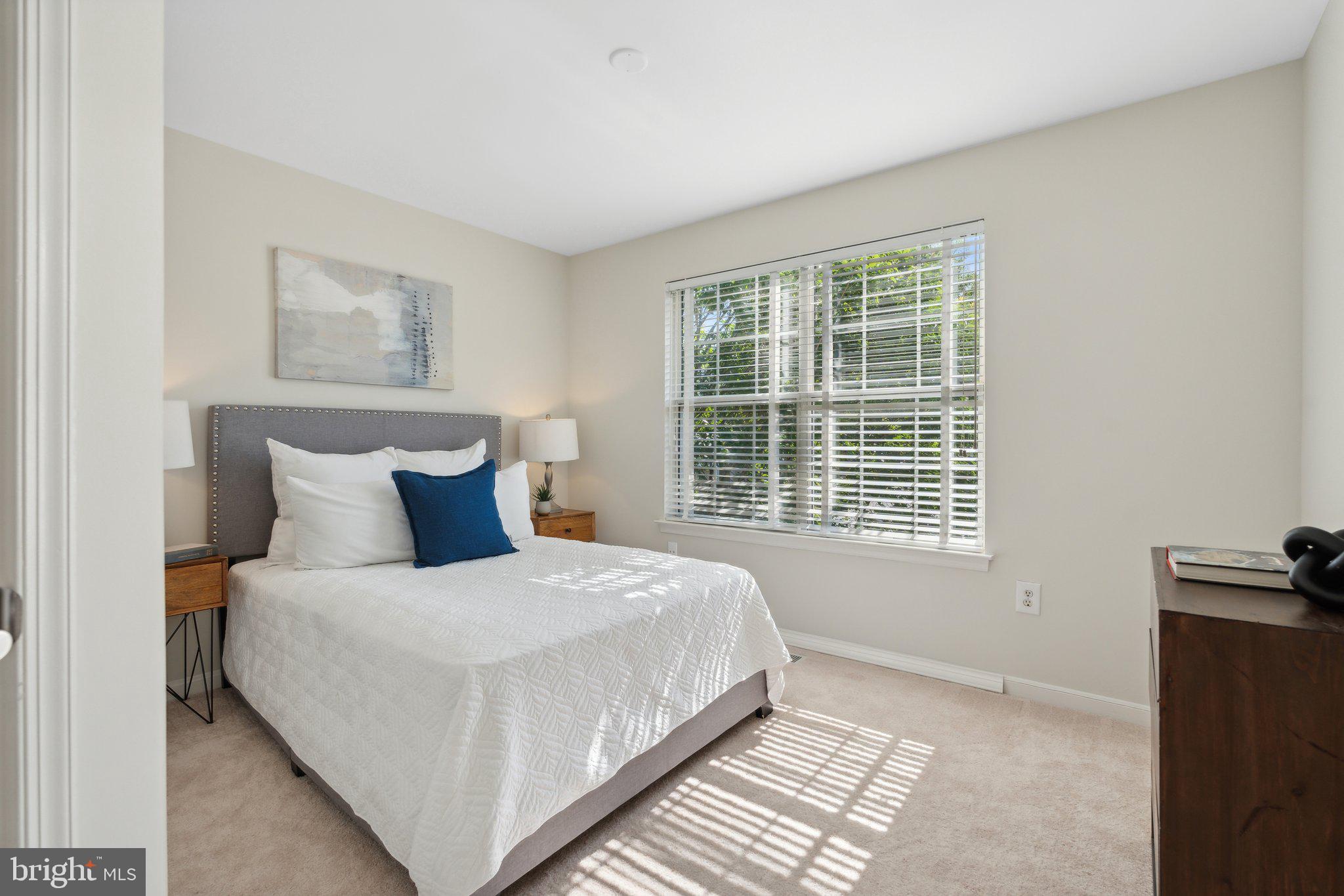 LIFESTYLE AT SULLY STATION - Residential