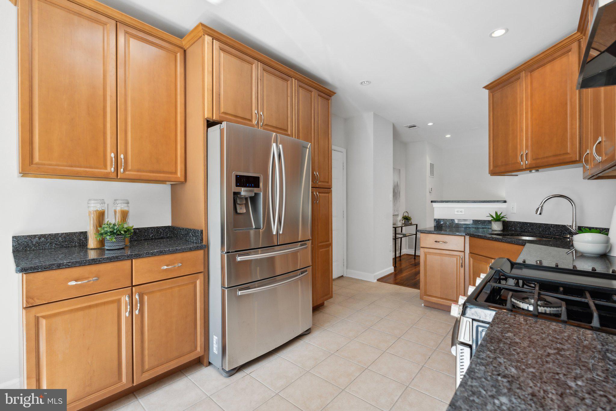 LIFESTYLE AT SULLY STATION - Residential