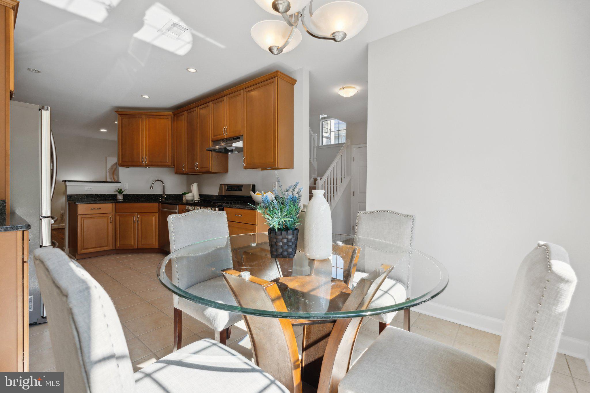 LIFESTYLE AT SULLY STATION - Residential