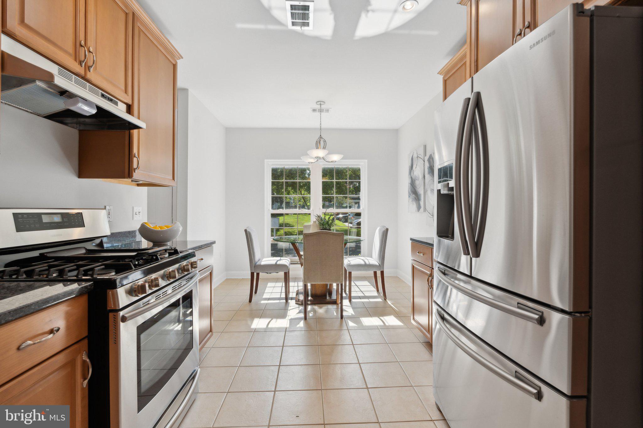 LIFESTYLE AT SULLY STATION - Residential