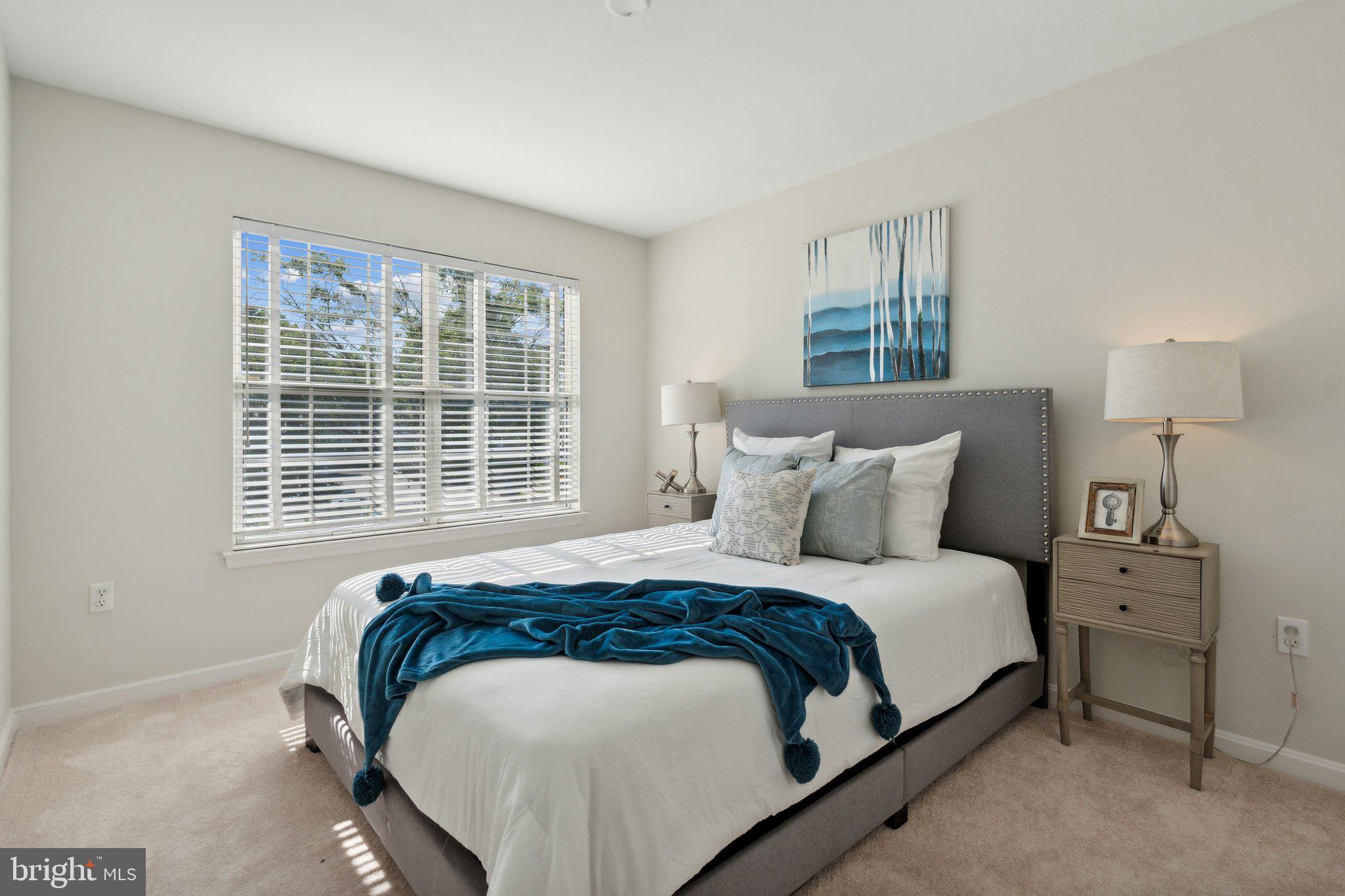 LIFESTYLE AT SULLY STATION - Residential