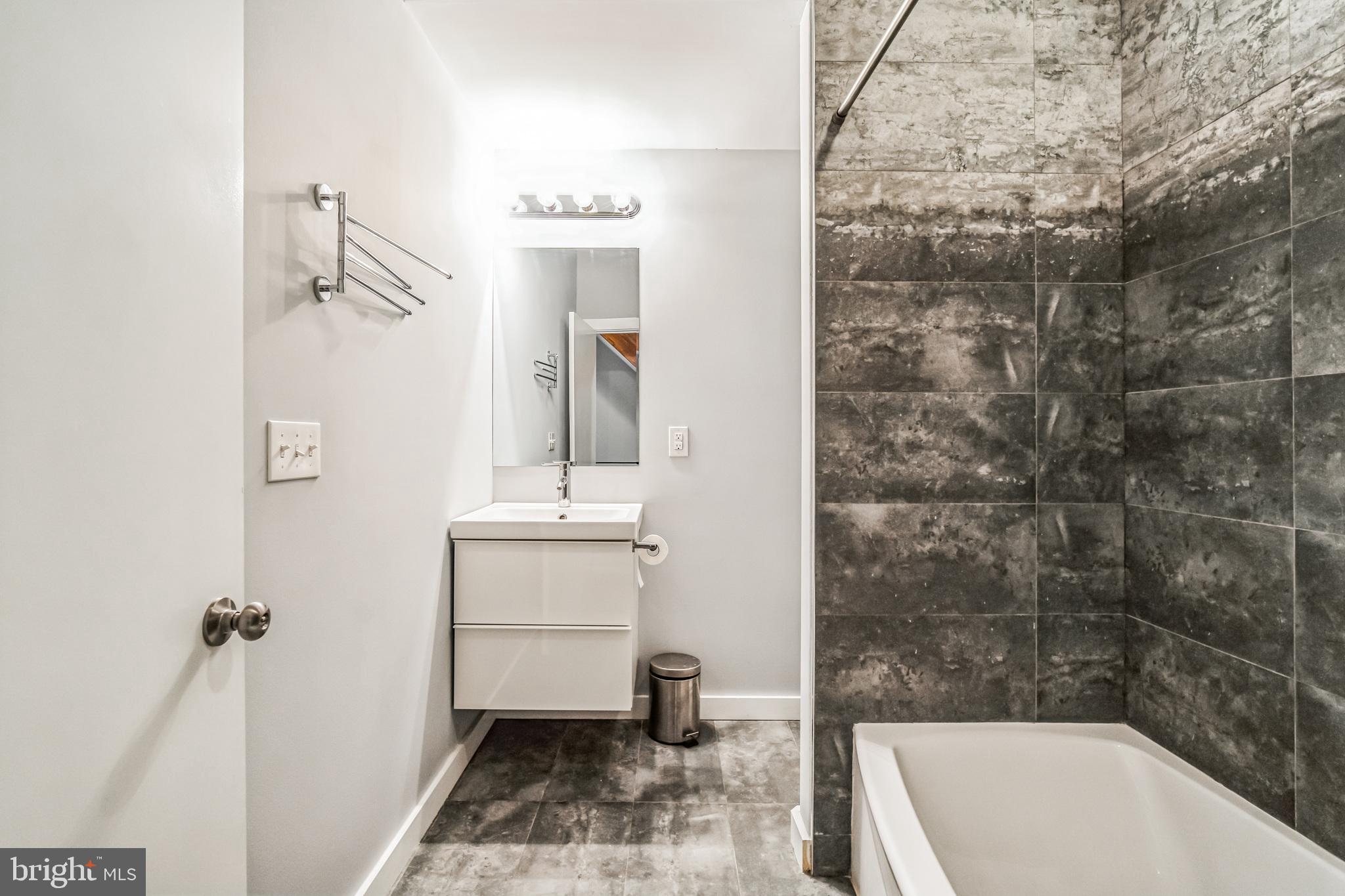 PASSYUNK SQUARE - Residential