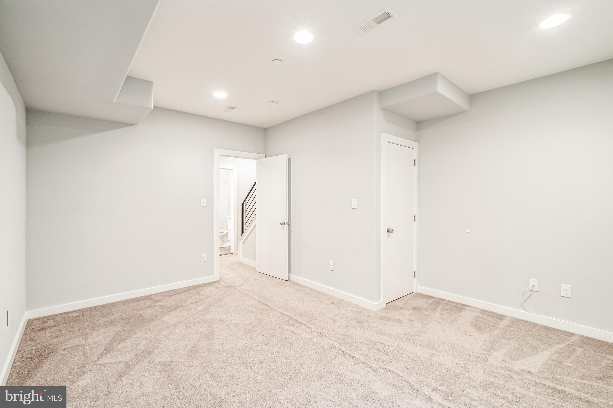 PASSYUNK SQUARE - Residential