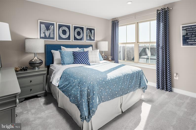 MONTGOMERY VILLAGE - Residential Lease