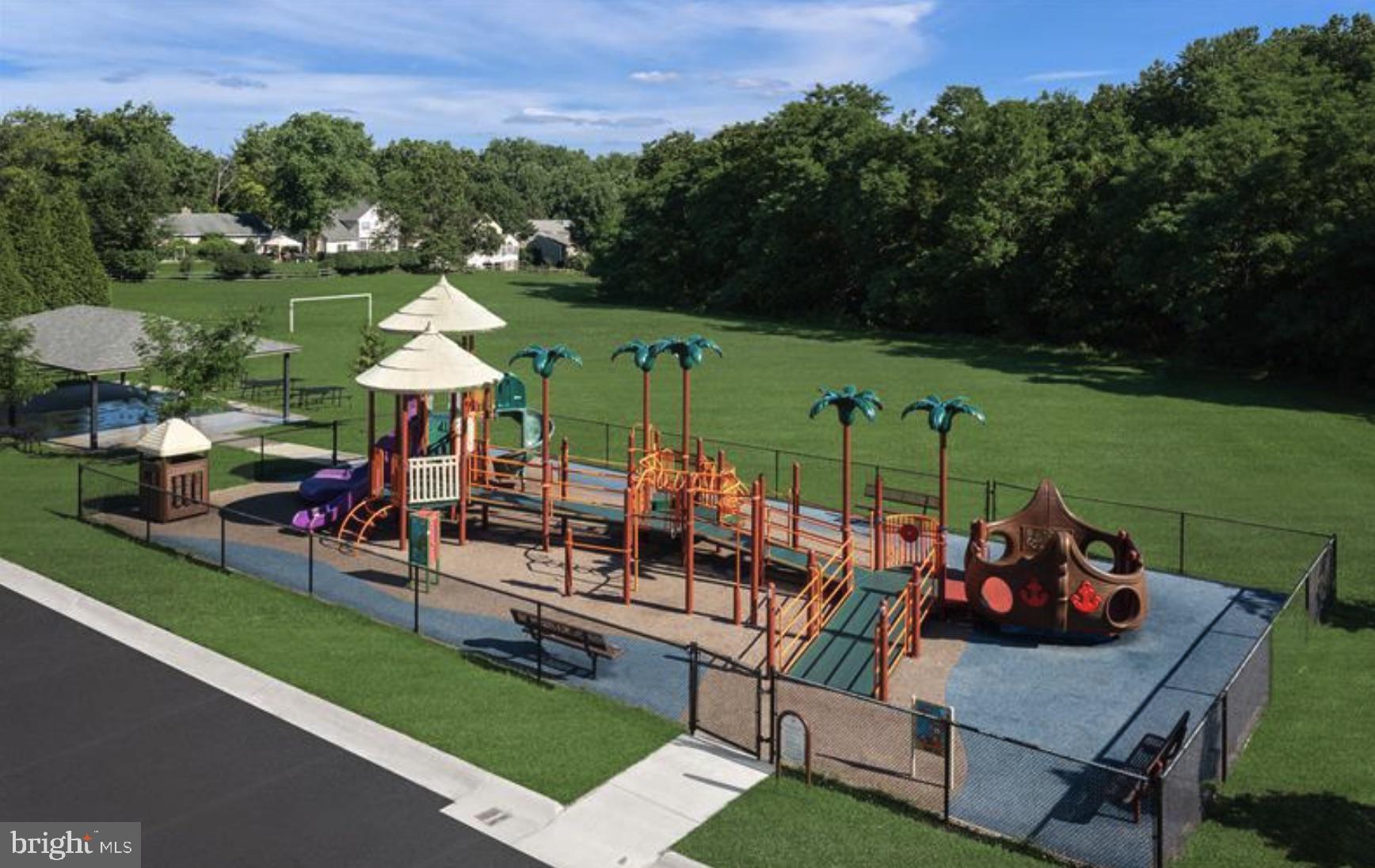 MONTGOMERY VILLAGE - Residential Lease