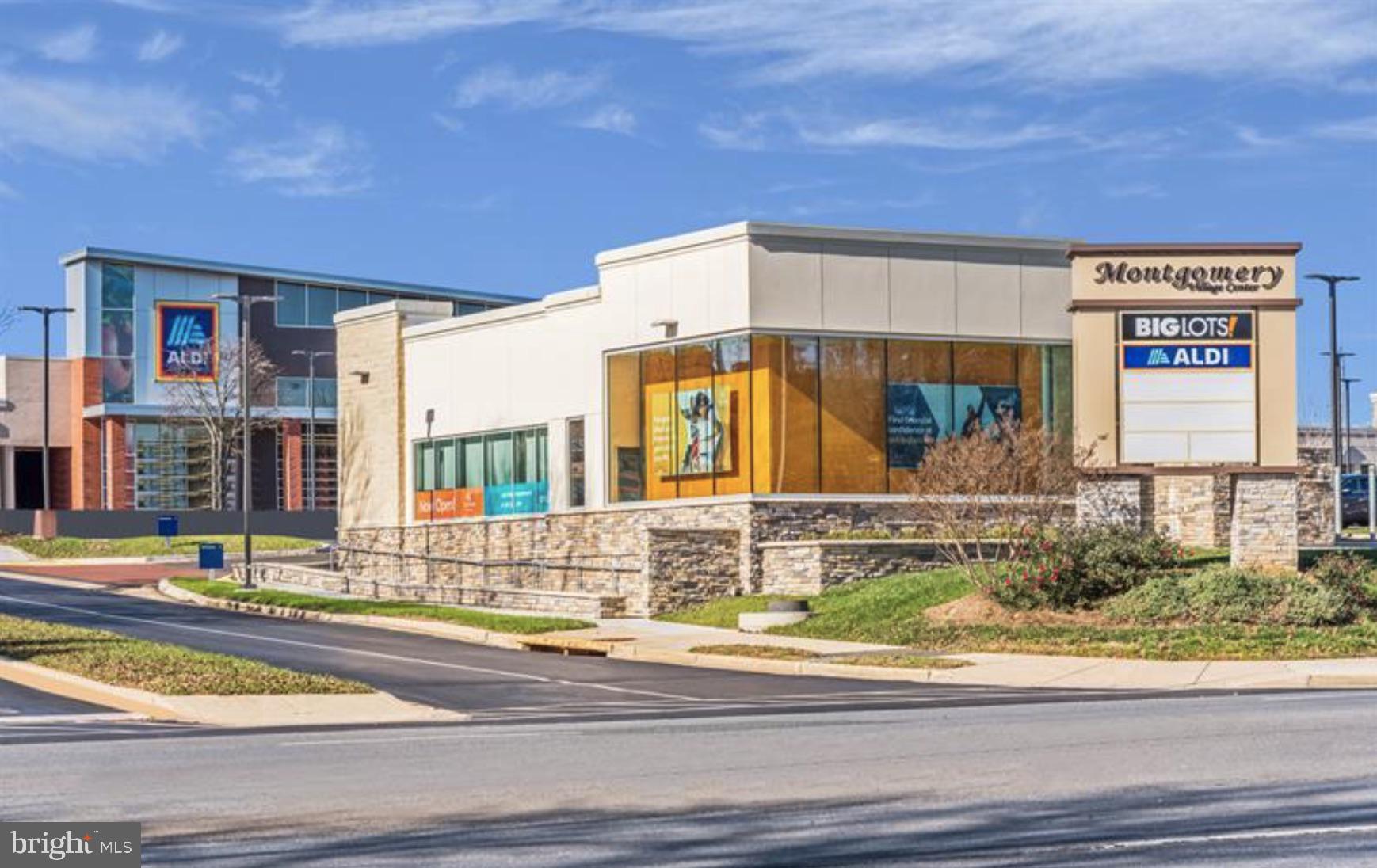 MONTGOMERY VILLAGE - Residential Lease